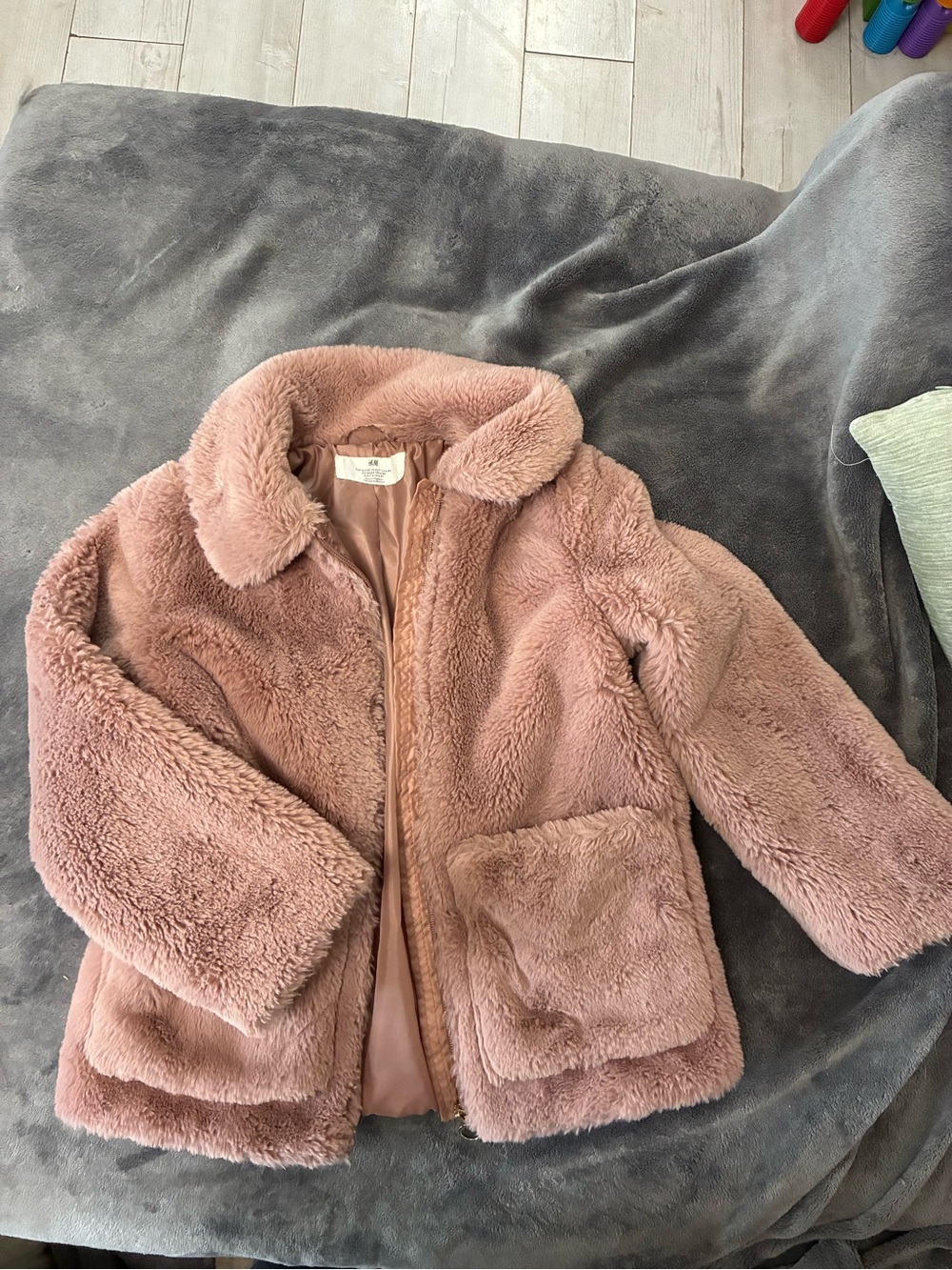 H&M Girls Plush Faux-Fur Puffer Jacket in Blush Pink